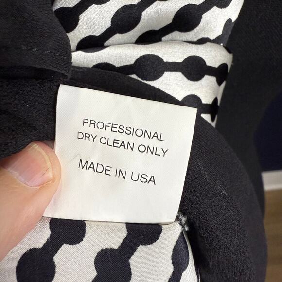 NWT Poleci silk black & white patterned tank, size 2 - Picture 8 of 9